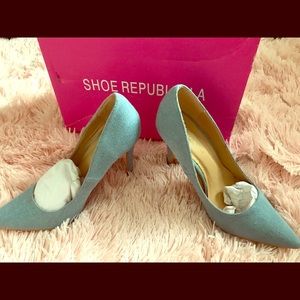 Akira Chicago- shoe republic LA denim pumps